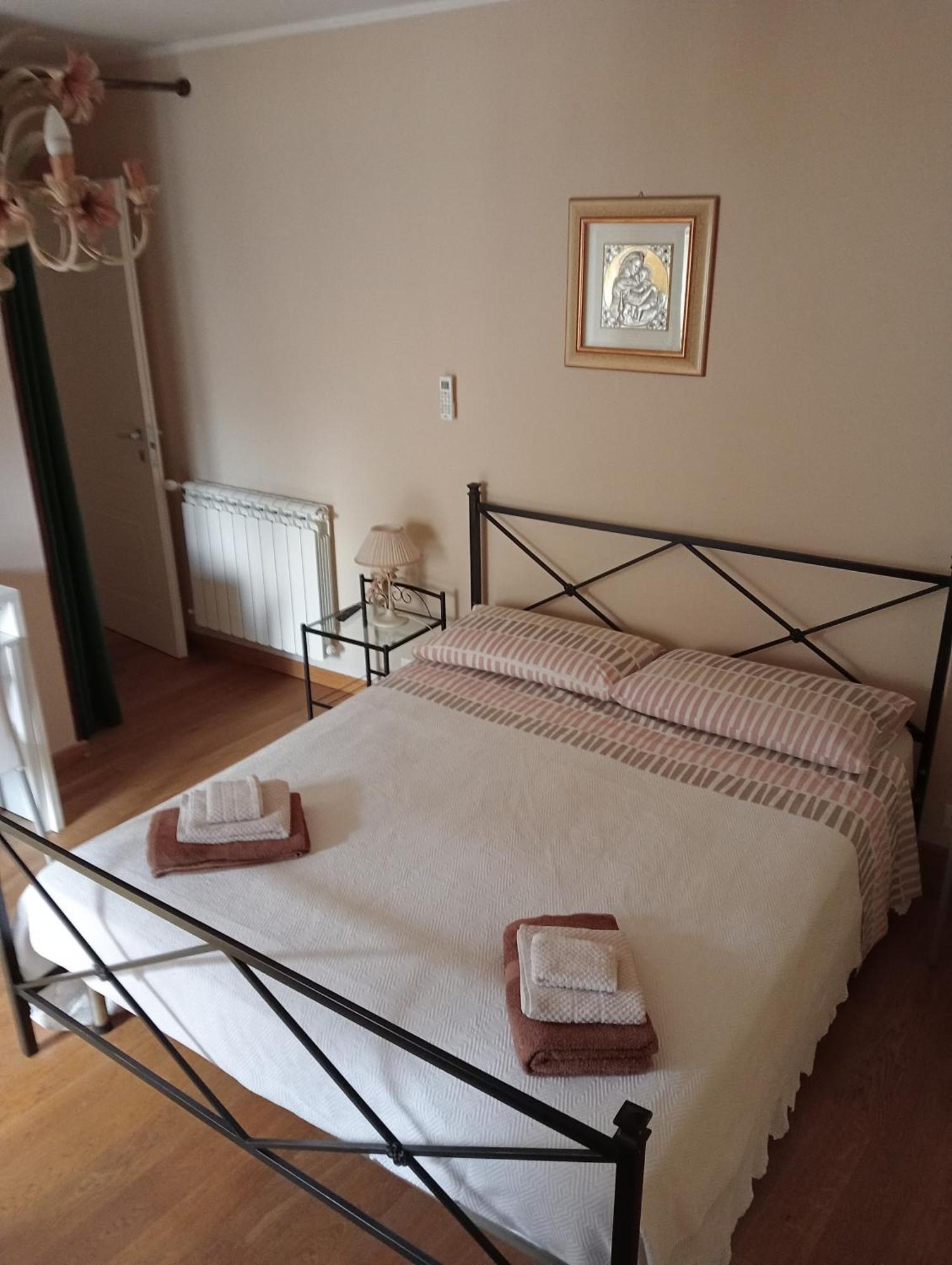 מונטאלבאנו אליקונה San Nicolo Holiday Home מראה חיצוני תמונה