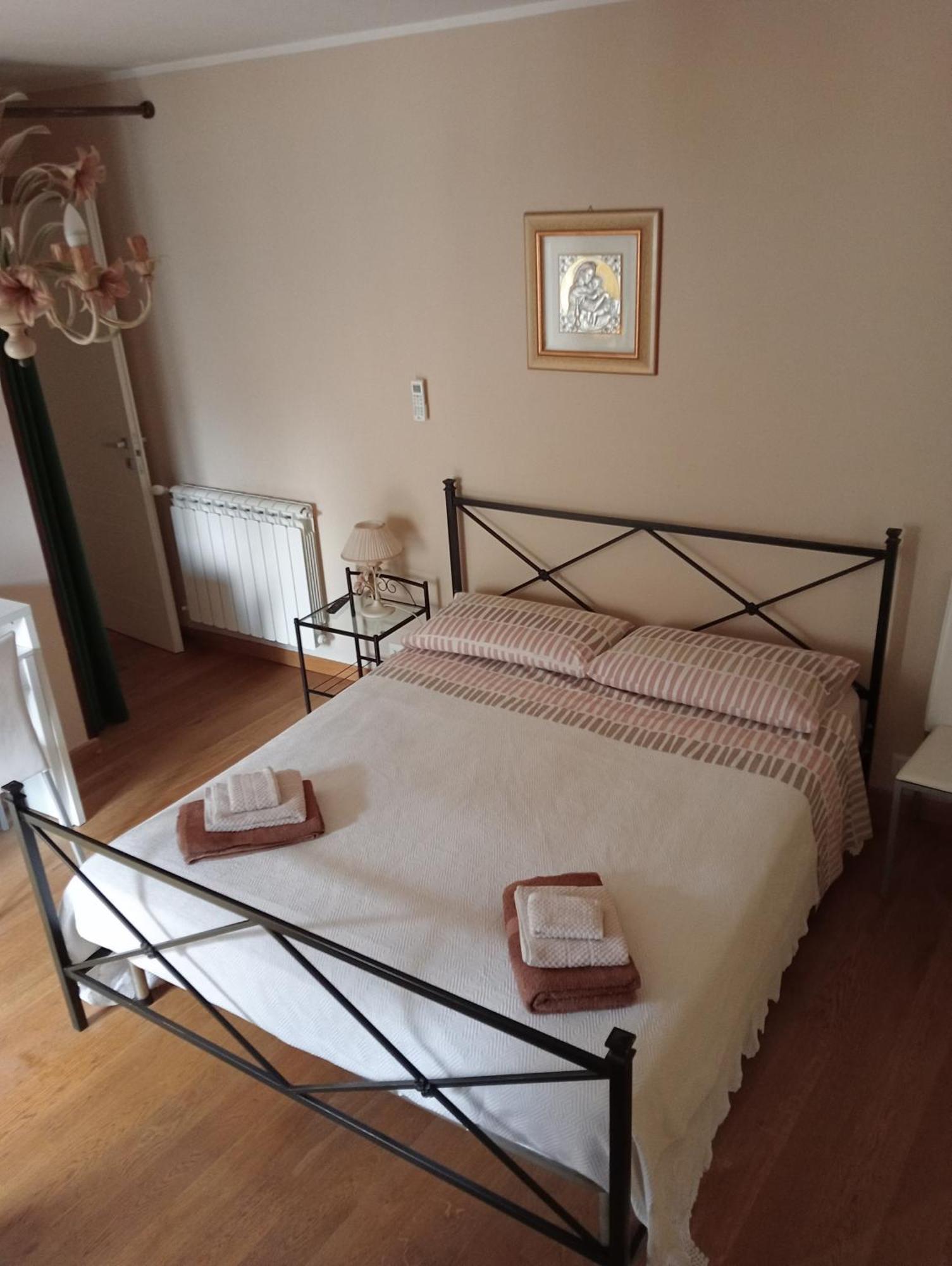 מונטאלבאנו אליקונה San Nicolo Holiday Home מראה חיצוני תמונה